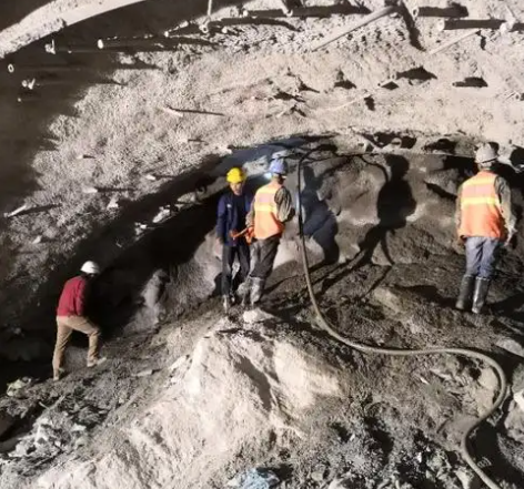 南沙拱顶带模注浆料的施工流程及注意事项